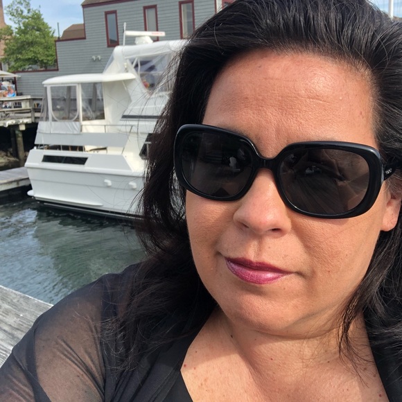 Meet your Posher, Lynn - Picture 1 of 1